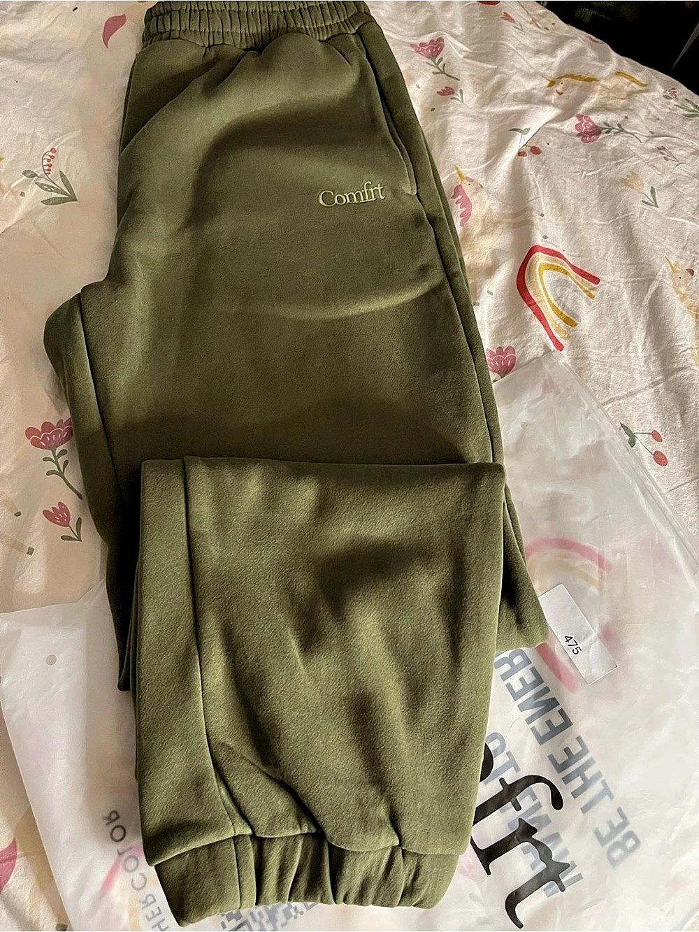 Comfrt Signature Sweatpants Olive Jogger Sweatpants Size Large NWT